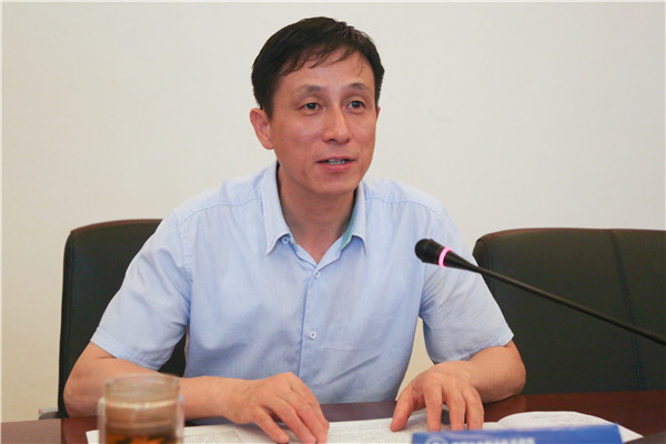 王伟书记上课(1).jpg